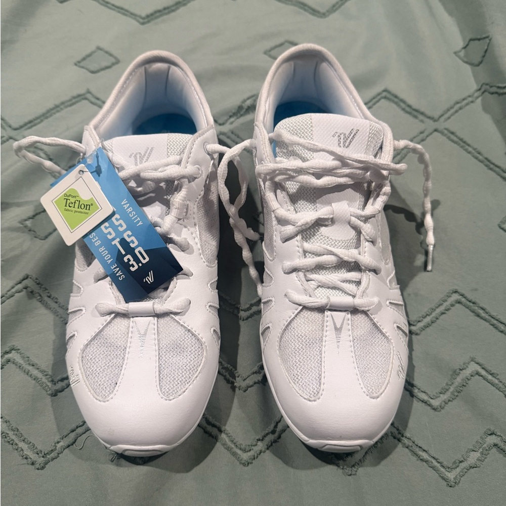 Varsity Last Pass 3.0 Cheer shoes NWT